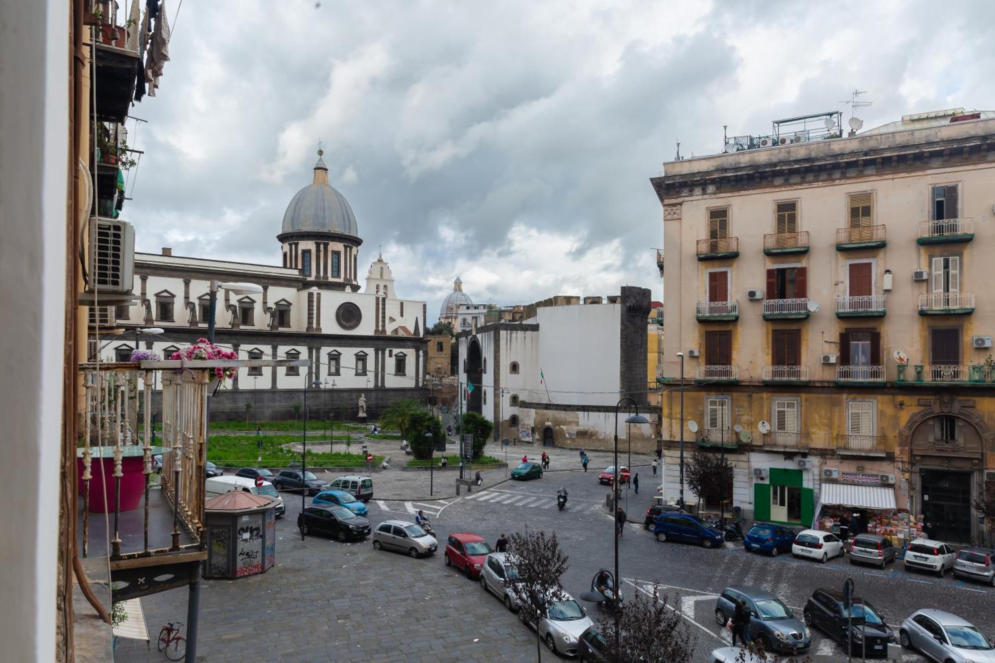 Hotel Il Vicoletto Del Castello Nápoles Exterior foto