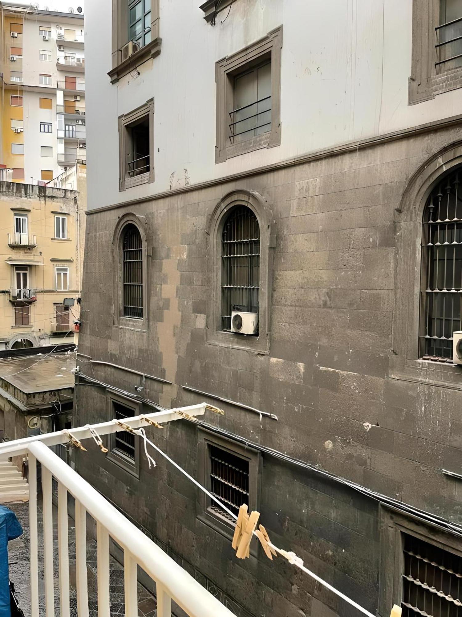 Hotel Il Vicoletto Del Castello Nápoles Exterior foto